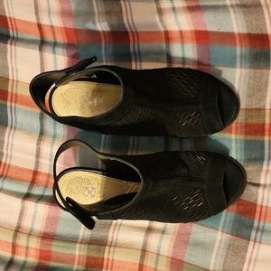 Vince Camuto black leather heels